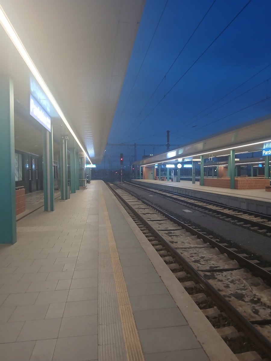 JanSuch6's tweet photo. Železniční stanice Pardubice https://t.co/E3ZtLy3tPu