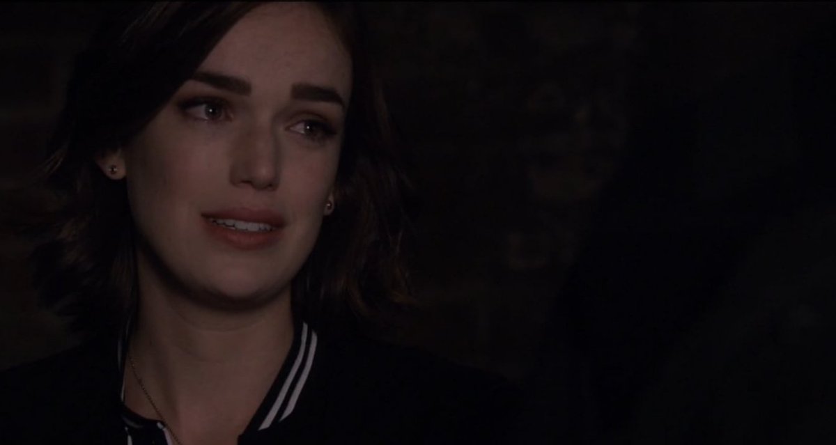 starrysimmons's tweet photo. "Why would you make me do this, you're my best friend in the world" 
"Yeah, you're more than that, Jemma" 

"It's... there's nothing to discuss, Jemma" 
"Maybe there is..." 

Them confessing their feelings for the first time ever is so precious https://t.co/XKuCFjXn8F