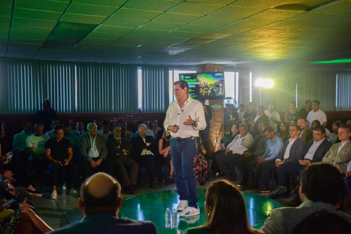PCMNoticias's tweet photo. 🏭 El PVEM propone atraer una empresa transnacional al poniente de Morelia en un plazo de tres años. El proyecto contempla incentivos fiscales y una meta de 5 mil empleos formales. #Michoacán https://t.co/W9UsLICgjE https://t.co/wc7Auo9qMt