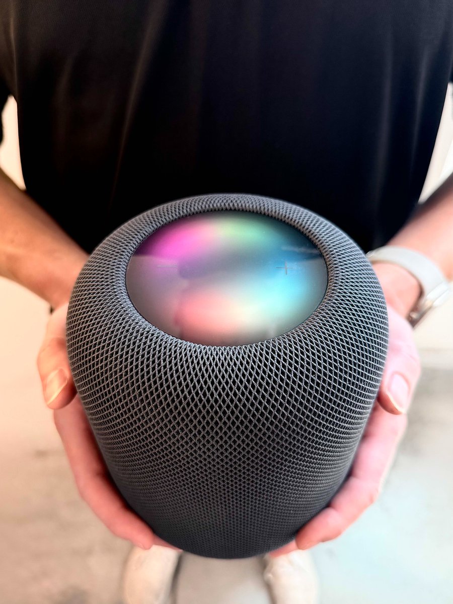 expercom's tweet photo. Big sound. Small footprint. Endless possibilities. 🎶🏠

Whether you want to fill the entire room with rich, high-fidelity audio or just need a compact smart assistant for your desk, Apple HomePod and HomePod mini have you covered!

Both double as your ultimate smart home hub, letting you control your lights, check the temperature, and use Siri completely hands-free. Want an even better experience? Pair two together for incredible stereo sound! 🔊✨

Stop by Expercom today to hear the difference for yourself or check them out online at https://t.co/7iOPYltL9q!

#homepod #HomePod #smarthome #expercom #applestudio #AppleStudio #siri #techsetup #TechSetup