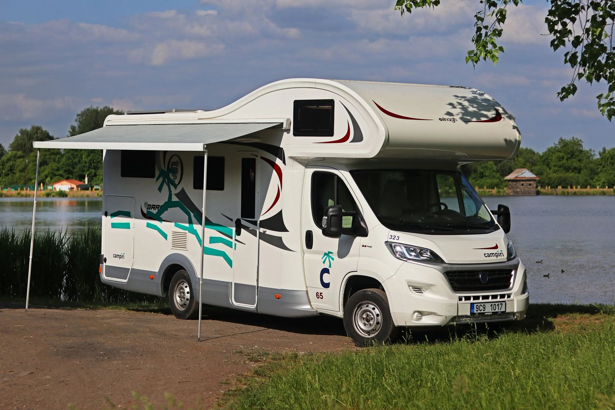 CosimoDina's tweet photo. #fattoinitalia Elnagh "Baron 65" prodotto nello stabilimento di Poggibonsi (Siena). #camper https://t.co/xUOXOnbGqe