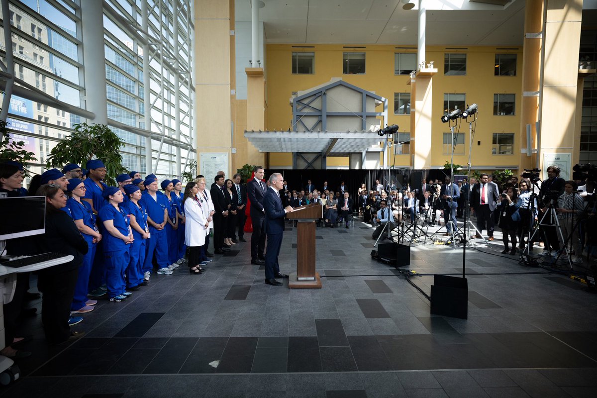 EvanLSolomon's tweet photo. Today, the Prime Minister launched Canada’s National AI Strategy, "AI for All", at UHN Toronto General Hospital — and we were proud to be there with him.

It was a powerful reminder that the promise of AI is measured not by what the technology is, but by what it can do for people. Can it help doctors spend more time with patients? Can it help small businesses grow? Can it make public services faster?

That is what this strategy is about.

From health care to the broader economy, AI is already changing the way Canadians live and work. Our focus is on making sure Canadians can use it, build with it, and benefit from it — while building the sovereign infrastructure and trusted foundations needed for long-term growth and prosperity.

That’s what building a stronger Canada looks like.

🇨🇦
Aujourd’hui, le Premier ministre a lancé la Stratégie nationale du Canada en matière d’IA, intitulée « L’IA pour tous », à l’hôpital général de Toronto (UHN) — et nous étions fiers d’être à ses côtés.

Cet événement nous a rappelé avec force que le potentiel de l’IA ne se mesure pas à la technologie elle-même, mais à ce qu’elle peut apporter aux gens. Peut-elle aider les médecins à passer plus de temps avec leurs patients ? Peut-elle aider les petites entreprises à se développer ? Peut-elle accélérer les services publics ?

Là est tout le coeur de cette stratégie.

Des soins de santé à l’économie, l’IA transforme déjà la façon dont les Canadiens vivent et travaillent. Notre priorité est de veiller à ce que les Canadiens puissent l’utiliser, s’en servir pour créer et en tirer profit, tout en mettant en place l’infrastructure souveraine et les bases solides nécessaires à la croissance et à la prospérité à long terme.

C’est ainsi que l’on bâtit un Canada plus fort.