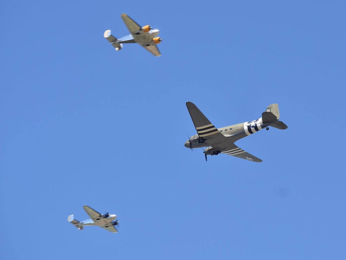 mrc68's tweet photo. C-47 Skytrain (Dakota) + 2x Beechcraft C-45

Aviaticka Pout Hradec-Kralove 30.05.2026 #airshow #aviatickapout #hradeckralove #pokazylotnicze https://t.co/T1vg9miarB
