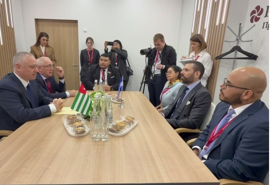 AbjNica's tweet photo. El presidente de Abjasia, Badra Gunba, se reunió con la delegación de Nicaragua encabezada por el representante especial de los Copresidentes de la República de Nicaragua, Laureano Facundo Ortega Murillo. https://t.co/kEvzcdFedU