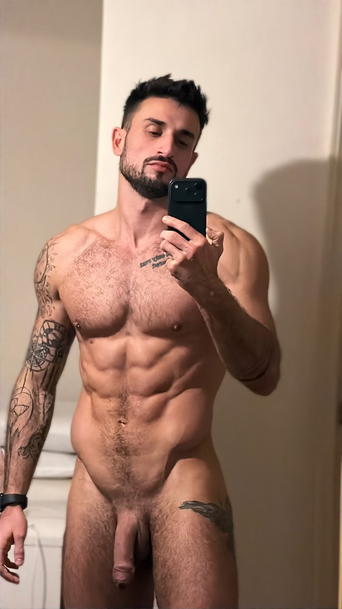 adamalberto88's tweet photo. Front or back? 😏 https://t.co/cjtPWC5yP4
