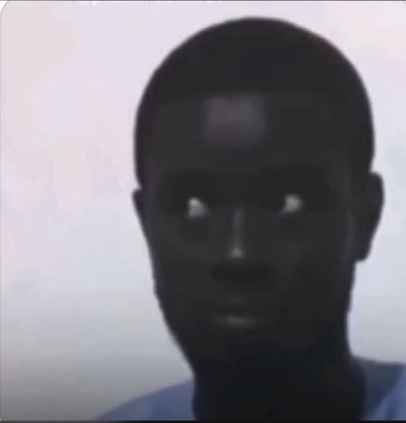 MansourSeck0302's tweet photo. 📌 Viens on se marie, je bouffe toute ta dot, je gère absolument rien à la maison, et après face à tes copines tu dis : "C'est l'homme idéal, il me traite comme une reine".
Ne compliquons pas les choses le bonheur c'est dans la tête. 😂💍 https://t.co/pvQ3vuotsb