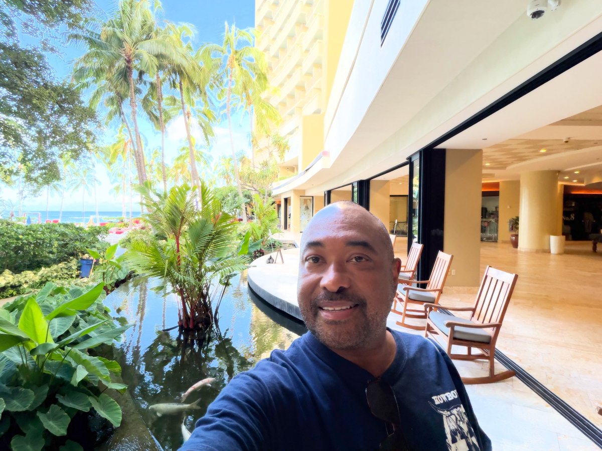 mrdac's tweet photo. Honolulu fun https://t.co/qE18HWF5Wy