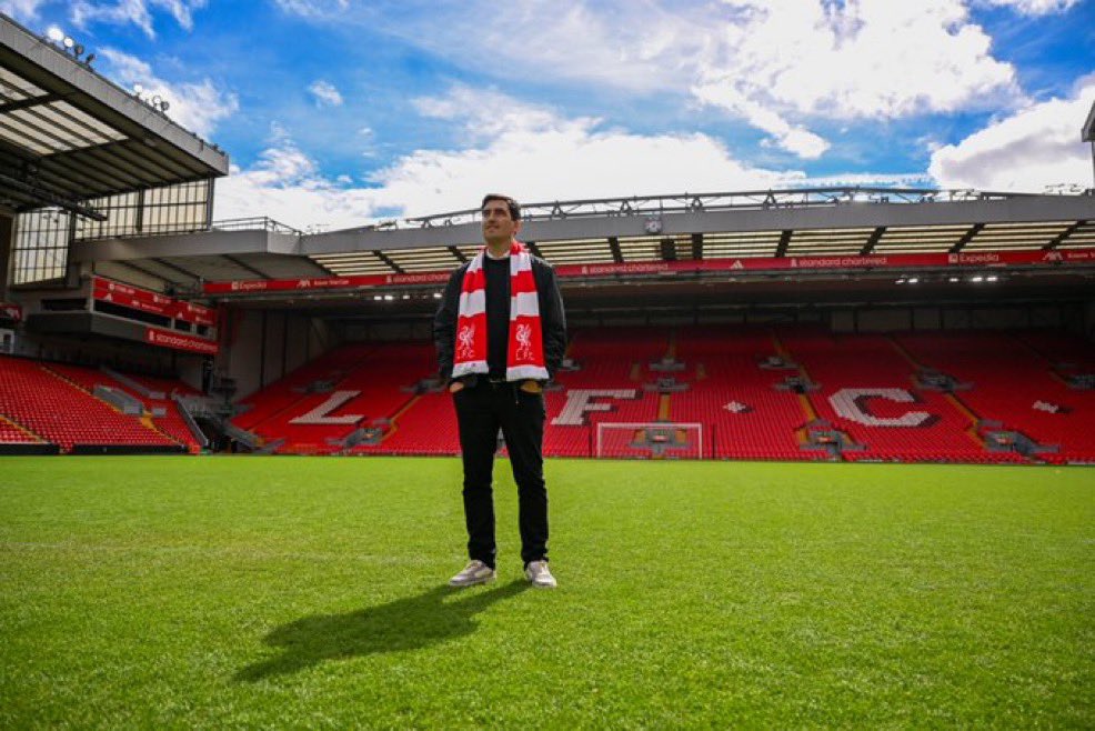 U1Enright's tweet photo. The Spaniard joins Liverpool ‼️ #LFC 

Welcome Andoni Iraola🐦‍🔥✍️ https://t.co/0OLsYRusPk
