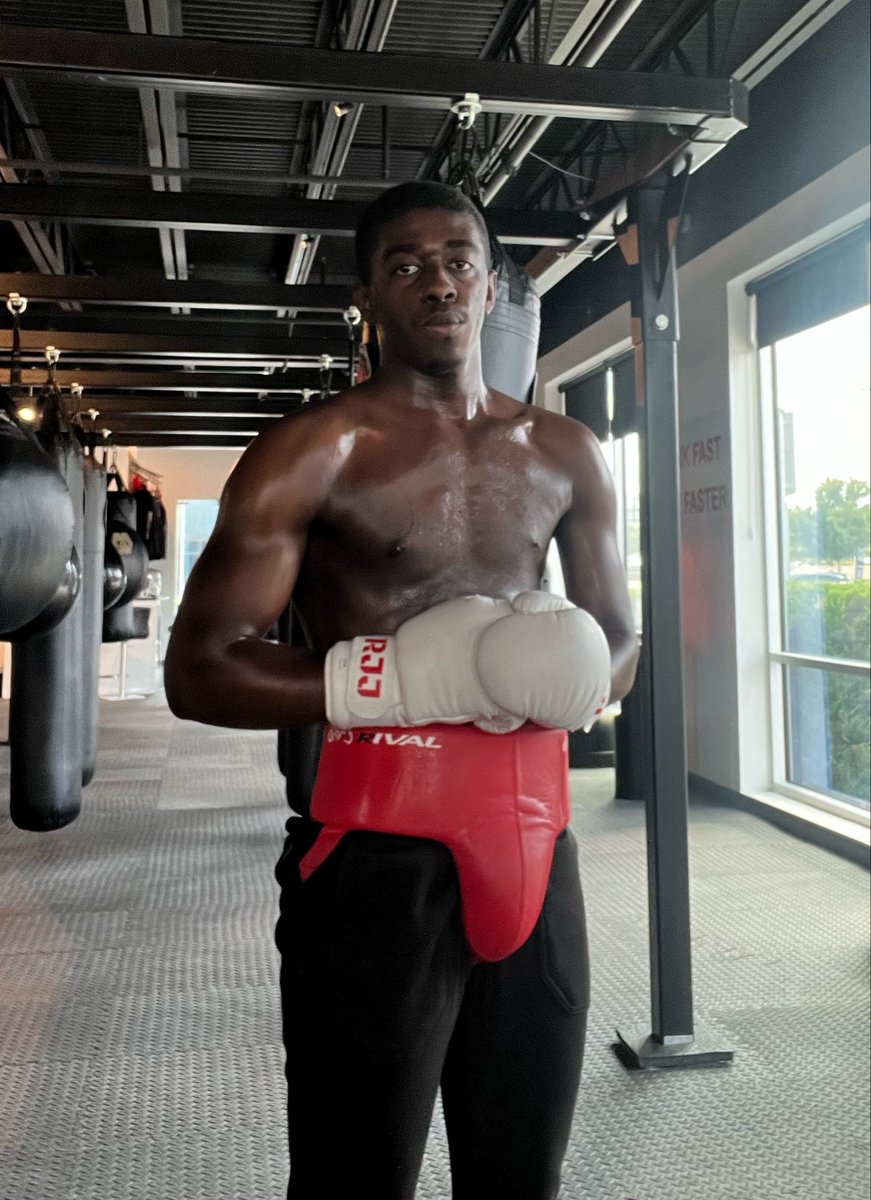 DzoavitsTU's tweet photo. 44 days out. Already in peak fight shape and ready for war. July 18th, I take the crown. 👑🏆 

@breakoutboxing 

#Breakout09 #Immortals #AndNew https://t.co/vYYboTBan3