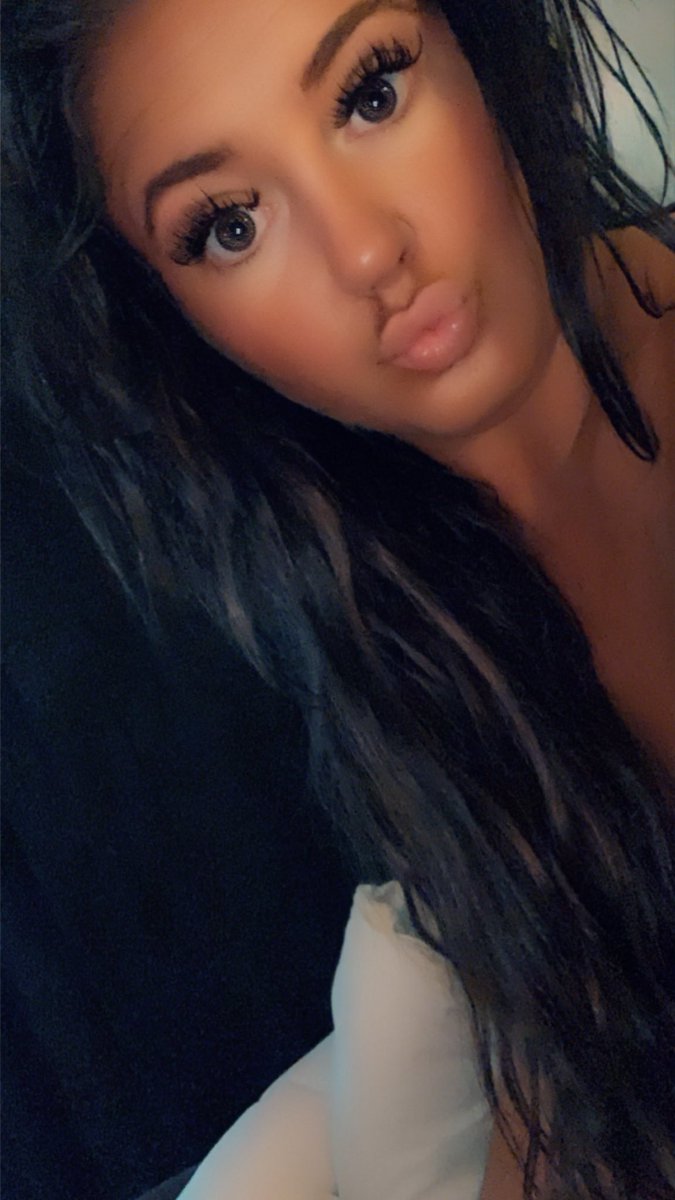 goddessavaalynn's tweet photo. thirsty Thursdays losersss https://t.co/7k7MStuD7f