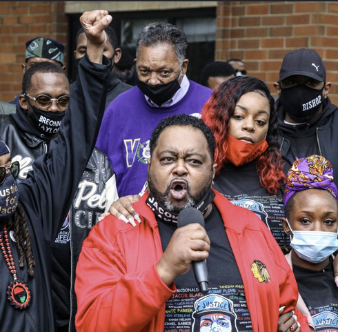 jimmy_rustlin's tweet photo. The big fat ass you see yelling about crackers and stuff is Jacob Blake Sr. He's been mad since 2021 when cops shot his son and paralyzed him. Since then he's an extremely hateful man who tours with BLM fronted groups. https://t.co/dwDYWv5eCL