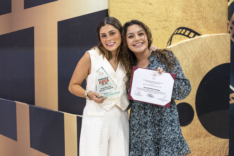 anahuac's tweet photo. #PorSiNoLoViste Celebramos los Premios ASUA 2026, una ceremonia que reconoció a voluntarios, proyectos y aliados que destacaron por su liderazgo, compromiso social e impacto positivo en la transformación de comunidades. 🧡✨
#LiderazgoAnáhuacEnHumanismo
👉 Lee más aquí: https://t.co/HN6eXY7sWv