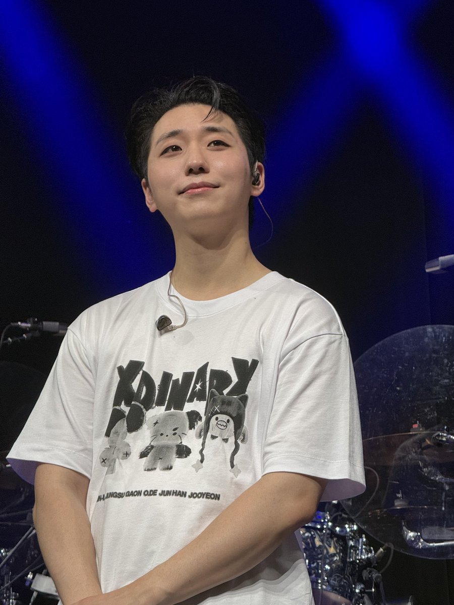 gunilil's tweet photo. i’m seriously gna jump https://t.co/vrw2DA2tQv