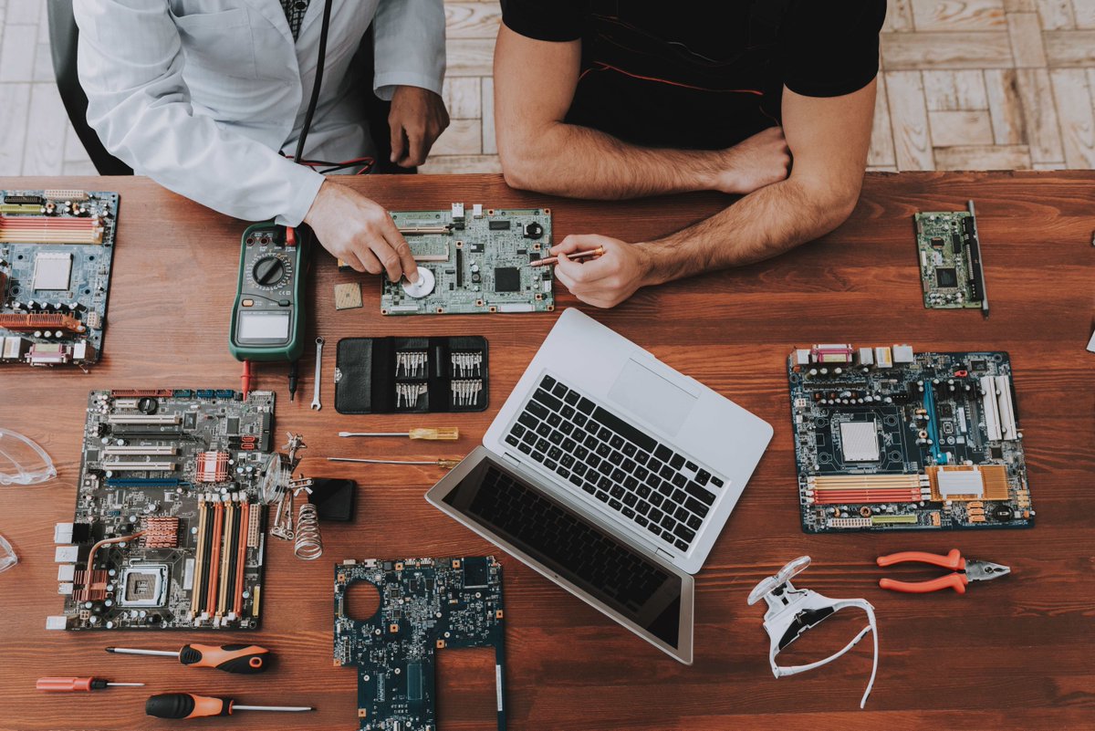 208geek's tweet photo. Internal computer cleaning requires proper tools and experience to avoid damaging sensitive components. #Tech #ComputerRepair #InformationTechnology #Computers #Meridian https://t.co/EqnooF9Dj6 https://t.co/ksizhh8TMM