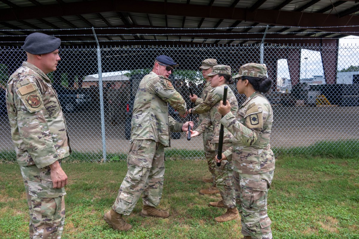 188thW's tweet photo. 188th Security Forces Lead Joint Response Force Training for Arkansas National Guard Soldiers.  188th Security Forces Squadron serve as the primary instructors for National Guard Response Force training equipping more than 35 Soldiers with critical skills in domestic operations. https://t.co/rkA82mvDzG