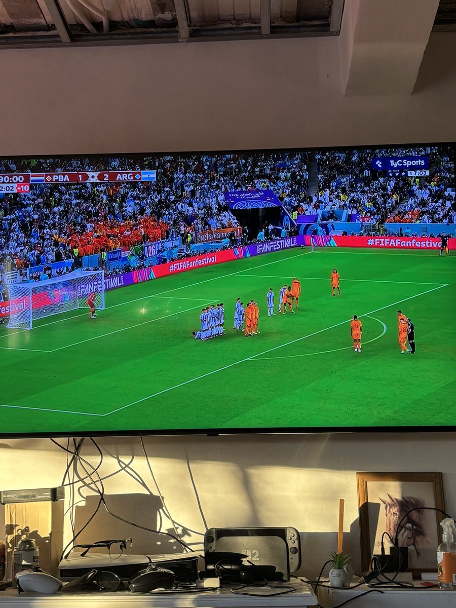 AkiSpring0001's tweet photo. En TyC Sports están dando el mundial de Argentina, los partidos enteros y van por el de cuartos vs Holanda, que manera de sufrir ese día. xd https://t.co/MtKgAcLoKy