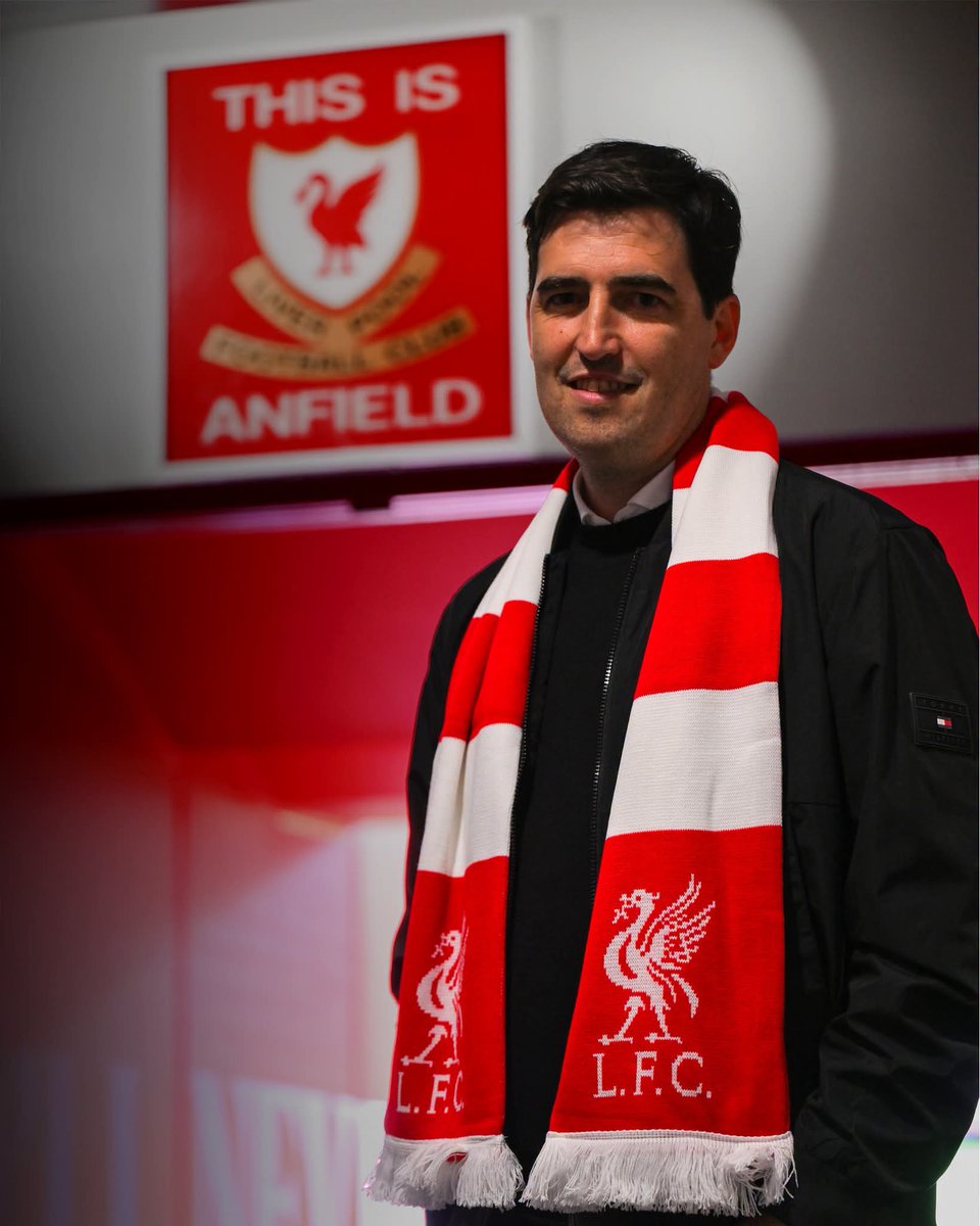 TheReaderThai's tweet photo. อย่างเป็นทางการ!!!⚽️
🔴"อันโดนี่ อิราโอล่า" #AndoniIraola
กุนซือชาวสเปนวัย 43 ปี เข้ารับตำแหน่ง
"หัวหน้าโค้ช" (head coach) คนใหม่
ของสโมสรฟุตบอล "ลิเวอร์พูล" #LFC
สัญญา 2 ปี คุมทีมจนถึงปี 2028
#YNWA✊️#WalkOn https://t.co/MDsU7LLz7O
