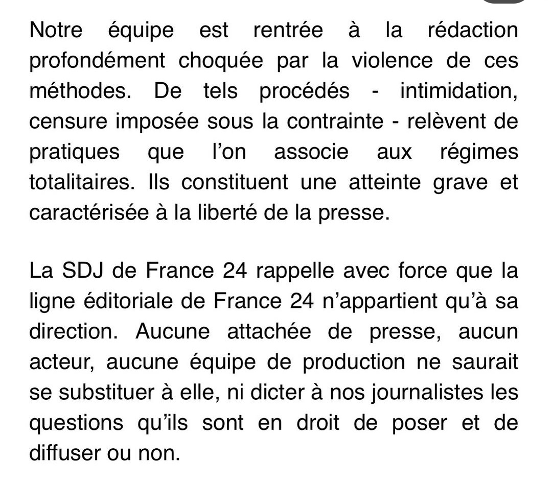 BorisBastide's tweet photo. Deux journalistes de France 24 violemment intimidées alors qu'elles interrogeaint le cast du biopic sur de Gaulle. La SDJ de la chaîne dénonce une tentative de censure. https://t.co/rtBVbOOpbD