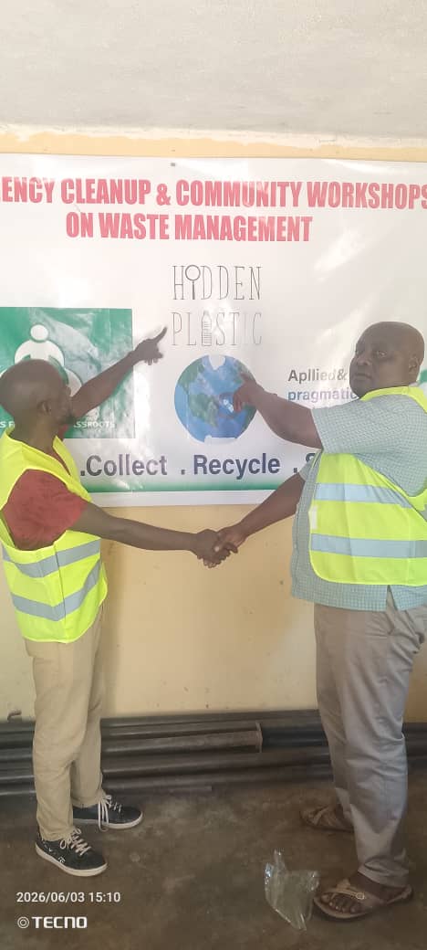 Sande13Andrew's tweet photo. This is our first phase on emergency cleanup to teach wastemanagement and  save our people  . Support us, join us this Saturday  and together  we can make this world a better place#Hidden Plastic, https://t.co/AMub5fRmxp and Applied &amp;pragmatic social Action. https://t.co/WN0MsA7W5q