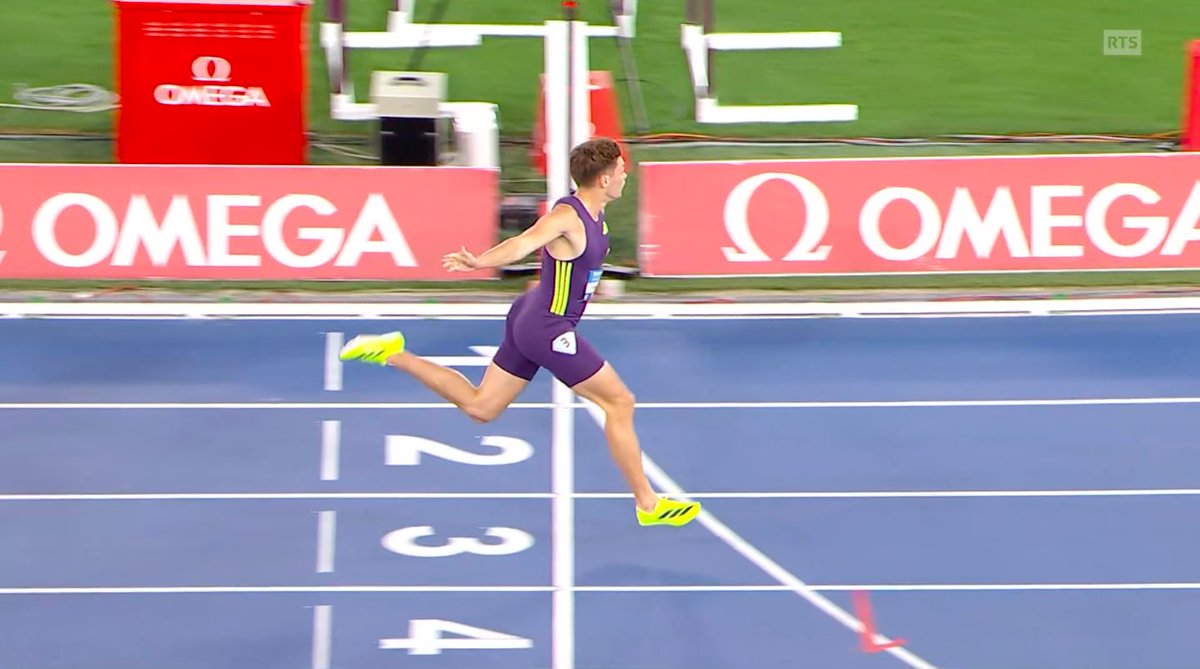 NelsonCarterJr's tweet photo. 😱 TREY CUNNINGHAM 🇺🇸 ASSURE LE SHOW !!!

Pour sa première course en extérieur, l’américain envoie un message à la concurrence en remportant le 110m haies de #RomeDL en 12.98 MR WL PB (+0.5).

1ère fois sous les 13 SECONDES !!! 🤯
#Athlétisme https://t.co/jL2QmNxscR