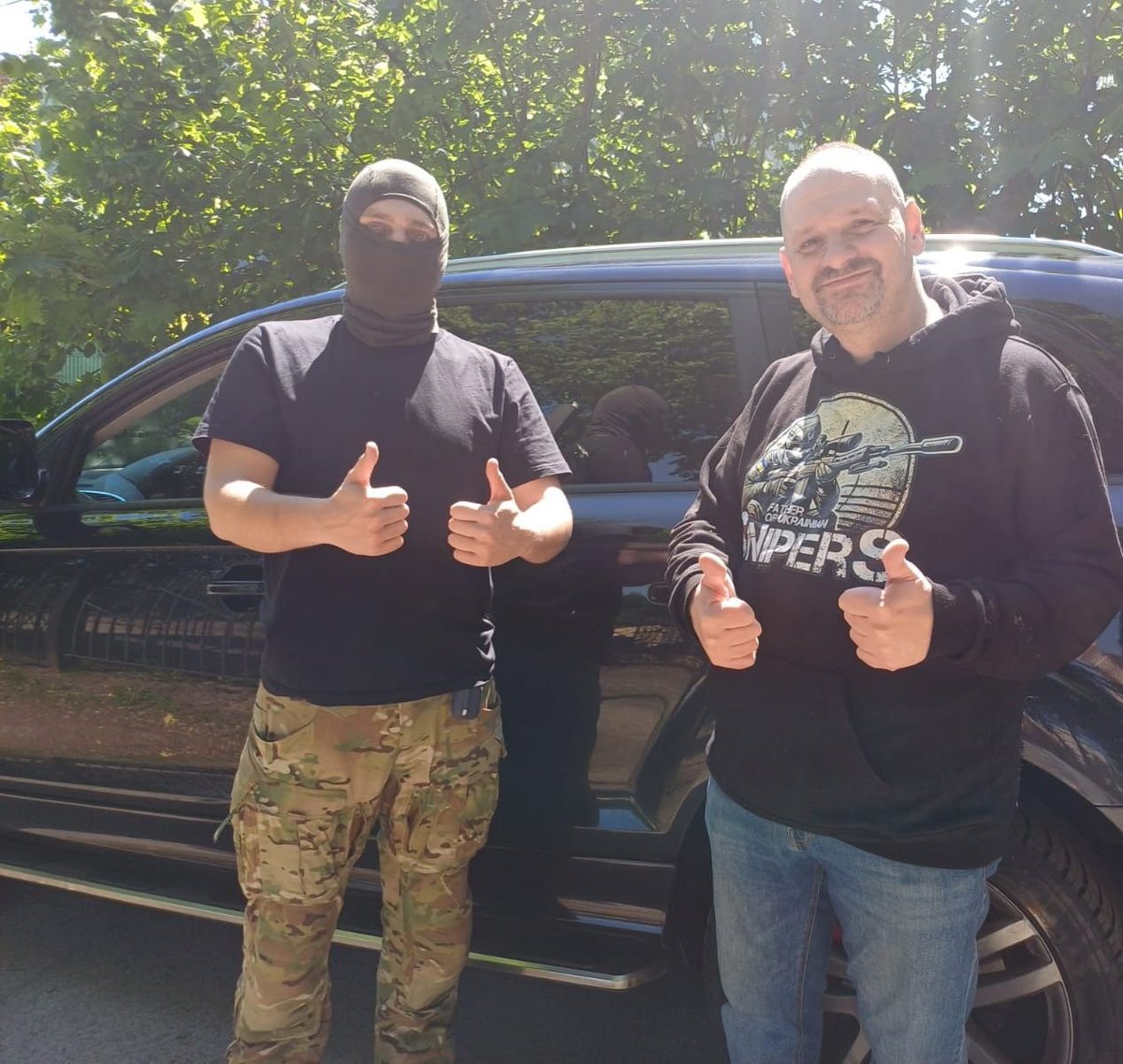 olimanagraphics's tweet photo. Marik got the car🚘, 
we got the Pokrovsk patches 💥with his signature, 
and tell me this isn't an equal exchange⁉️

As always, we have a powerful list of needs with a wide variety of ammo. 
We really need your help‼️⬇️ https://t.co/Qt5iXteKWd