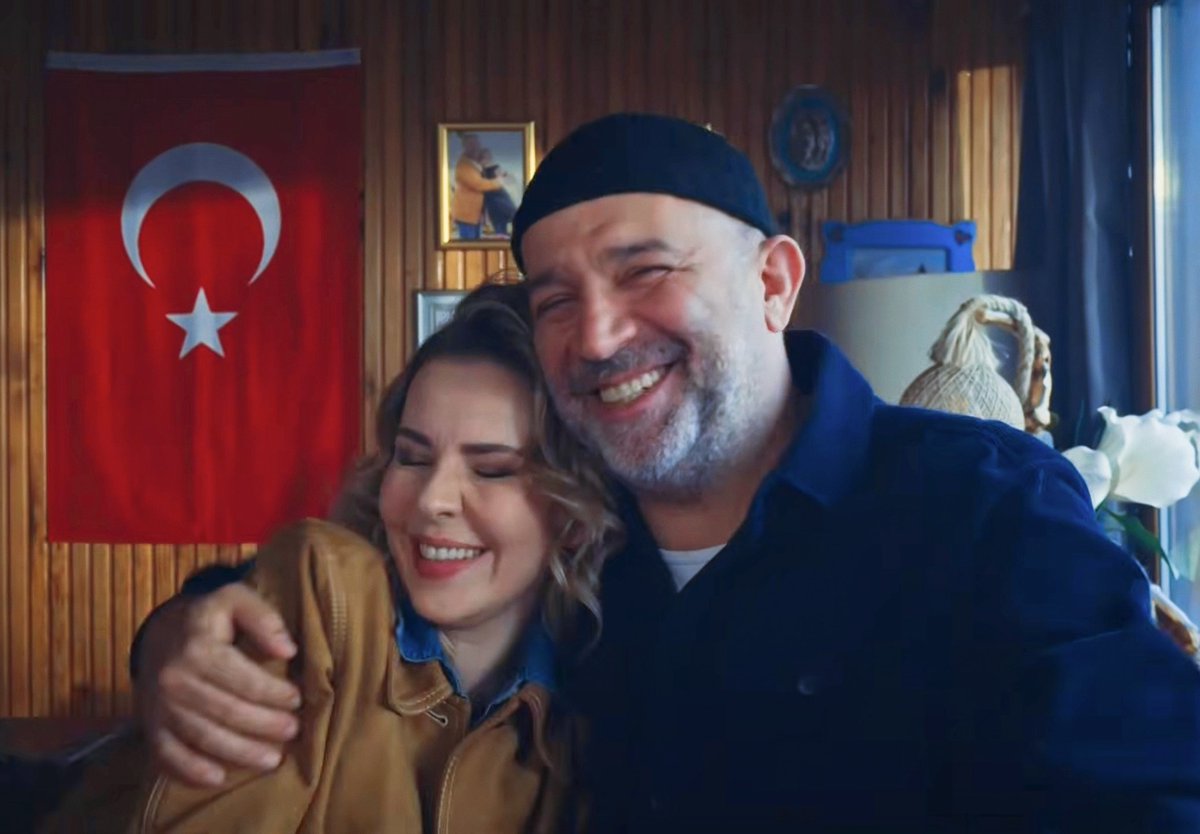 ellerieellerime's tweet photo. gündemin ve karelerin güzelliği 

SelMesiBitirme KanalD https://t.co/HxKTQtmX6C