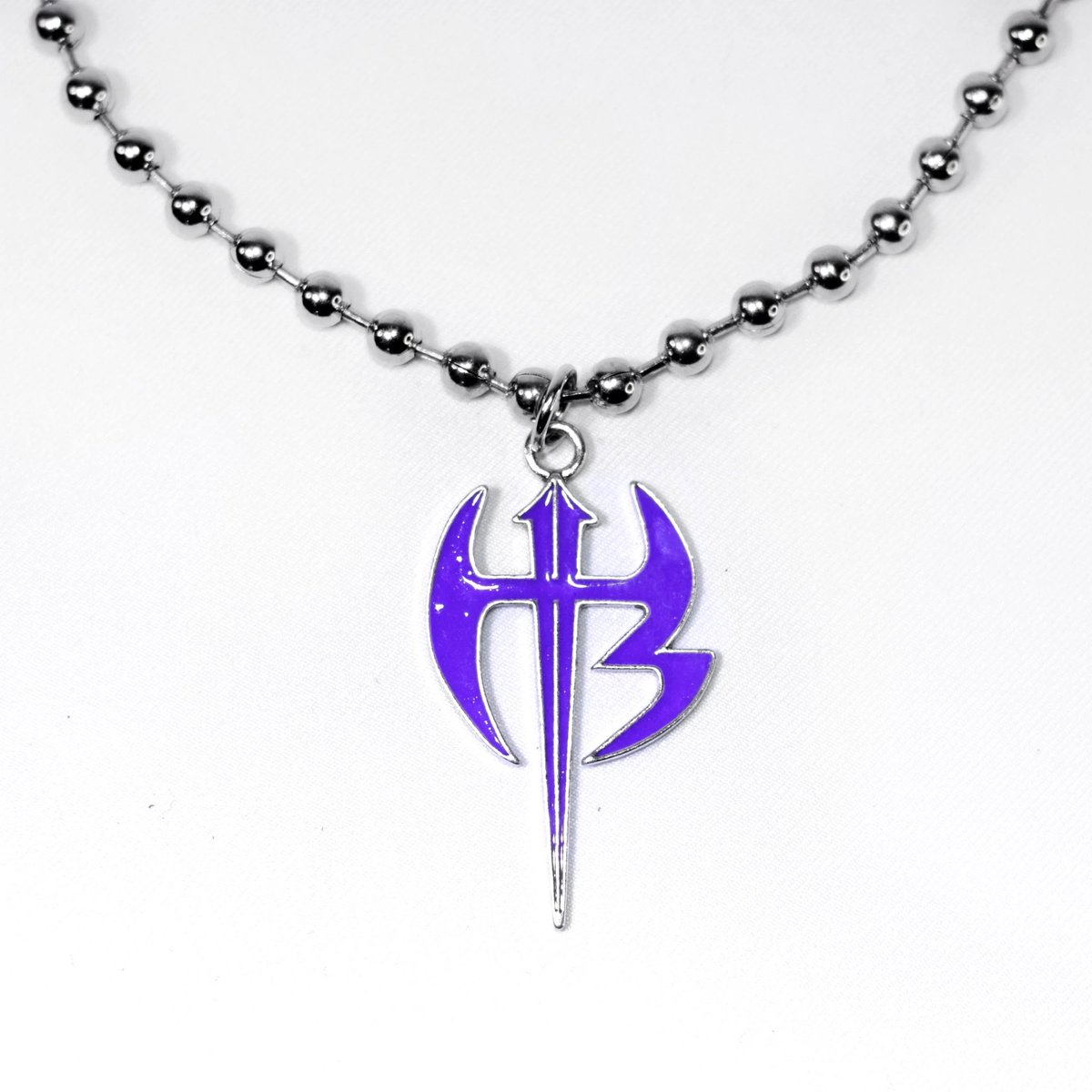 Sizzstar2's tweet photo. @Mama_Pooks my soul is blessed 
😇 
pure, kind, innocent 

off topic but i remember a cousin thought my jeff hardy chain was an demonic cross https://t.co/L0ZfRsMkKX