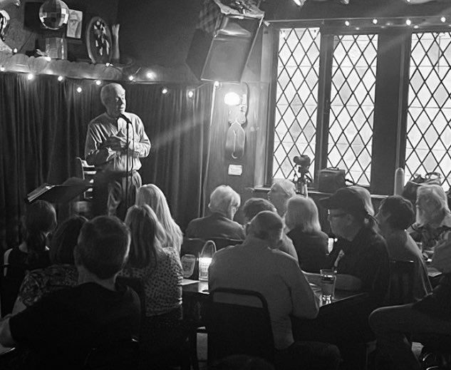 jtimpane's tweet photo. What a fun evening! On June 3, Poetry-delphia turned out to welcome Poetry for Dummies, 2d edition. We packed Fergie's Pub (a hearty thanks), wondrous poets read wondrously, and I got to lick the fur of my new foal and nose it forth to trot into the world. Even sold a few books!! https://t.co/hxZay6qzV1