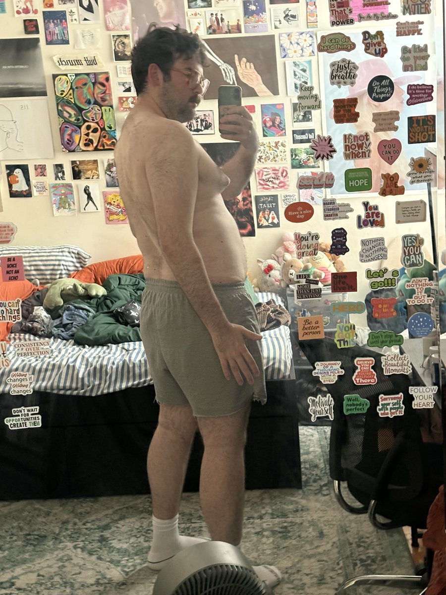 msmaltodextrin's tweet photo. Feeling prideful in my roommates gay little room https://t.co/eAsSzqL5jZ