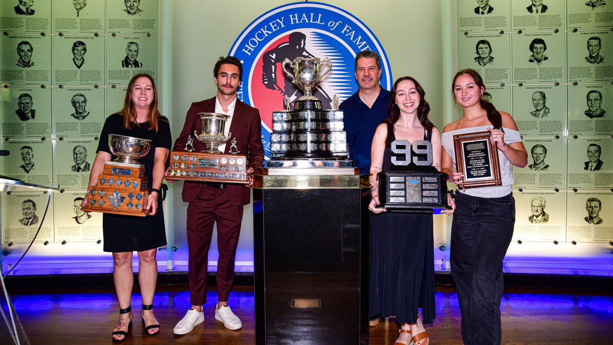 OHLHockey's tweet photo. Three trophies. One unforgettable season. 🏆🏆🏆

Sam O'Reilly is just the fourth player in @CHLHockey history to capture OHL MVP, OHL Playoff MVP, and Memorial Cup MVP honours in the same season.

#OHLAwards | #GoBolts https://t.co/acLBA4Mbc2