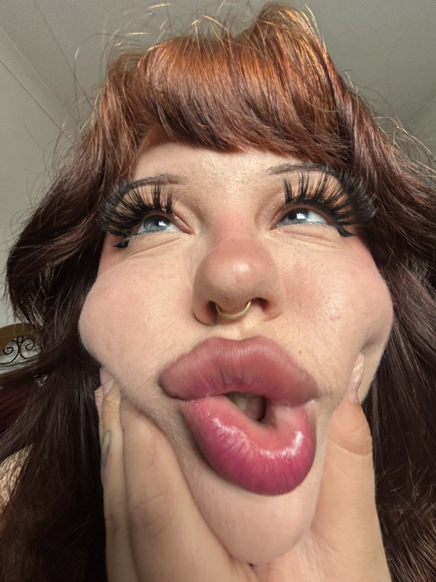 spookyhols's tweet photo. streaming on OF in 10 mins btw https://t.co/vQ2So9xOfq