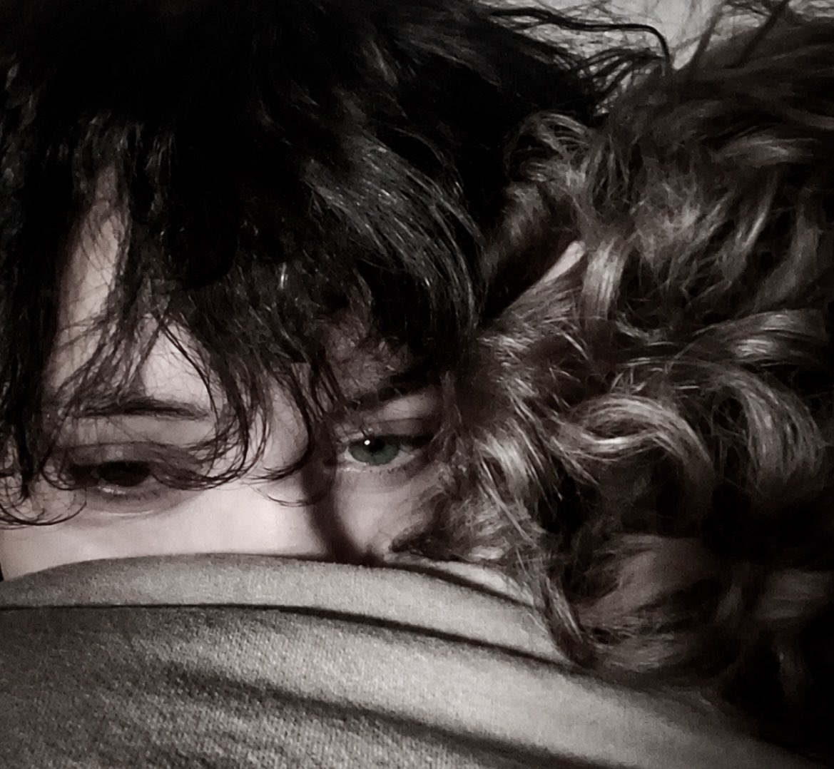 abutregirl's tweet photo. ❦ #danthur au — Profana Graça ♱⋆.

Dante passou anos tentando ser alguém digno dos céus. O roqueiro Arthur nunca imaginou que ele mesmo seria a má influência ambulante que mostraria tudo aquilo que o loirinho da medicina nunca se permitiu viver.

꒰ #OshippParanormal ꒱ https://t.co/JOYFzCQUSM