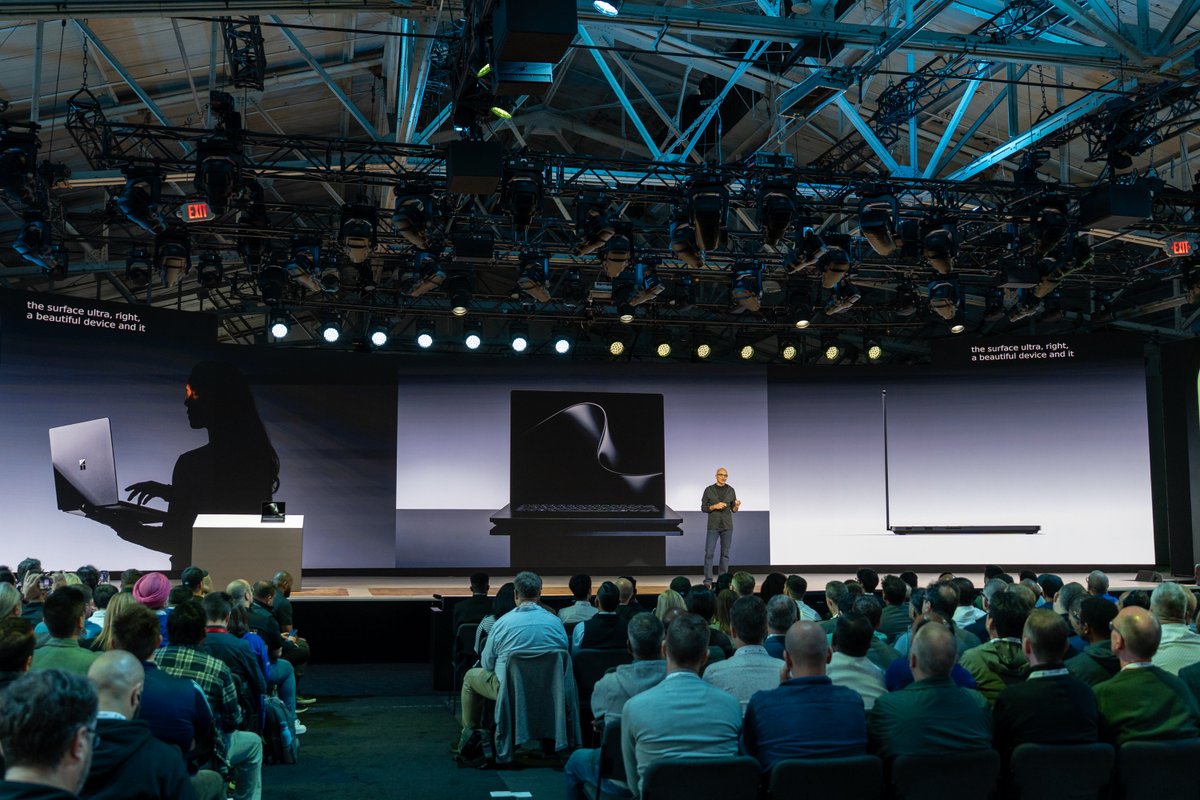 Windows's tweet photo. >> BUILD_COMPLETE https://t.co/CxQYYMBgpB
