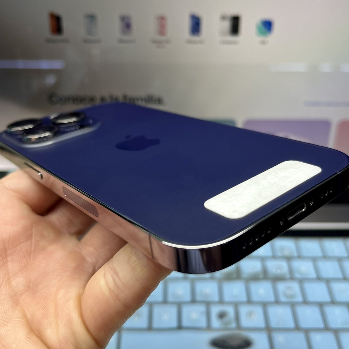 austroimportaci's tweet photo. 📱✨ ¡iPhone 14 Pro disponible en AustroImportaciones! ✨📱

🔥 512GB de almacenamiento
📶 Libre para cualquier operadora
📲 eSIM
🔋 Batería al 90%
🛡️ Garantía incluida
🎁 Incluye cargador, protector y mica

💵 Precio: $630

📍 Gonzalo Zaldumbide y Jerónimo Carrión
📞 0985114623 https://t.co/IFEGyuVMZ5