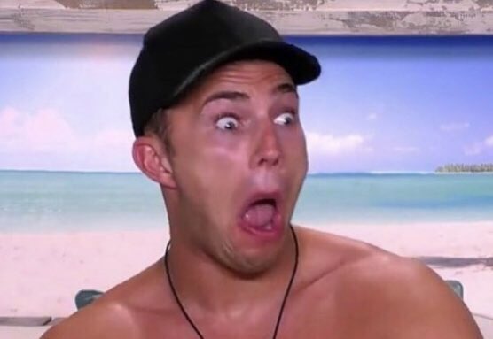 Laura_Choat's tweet photo. BROTHER?! #loveisland https://t.co/ujUZzTV5J7