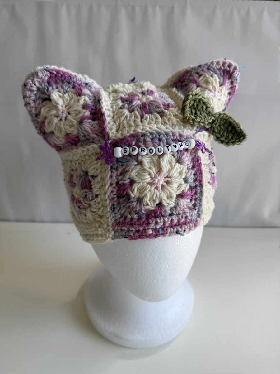 Lunarfox_'s tweet photo. Made some cute hats. ✨🤍🌱

https://t.co/fo3Q6UVYIN https://t.co/CTIayudjvx
