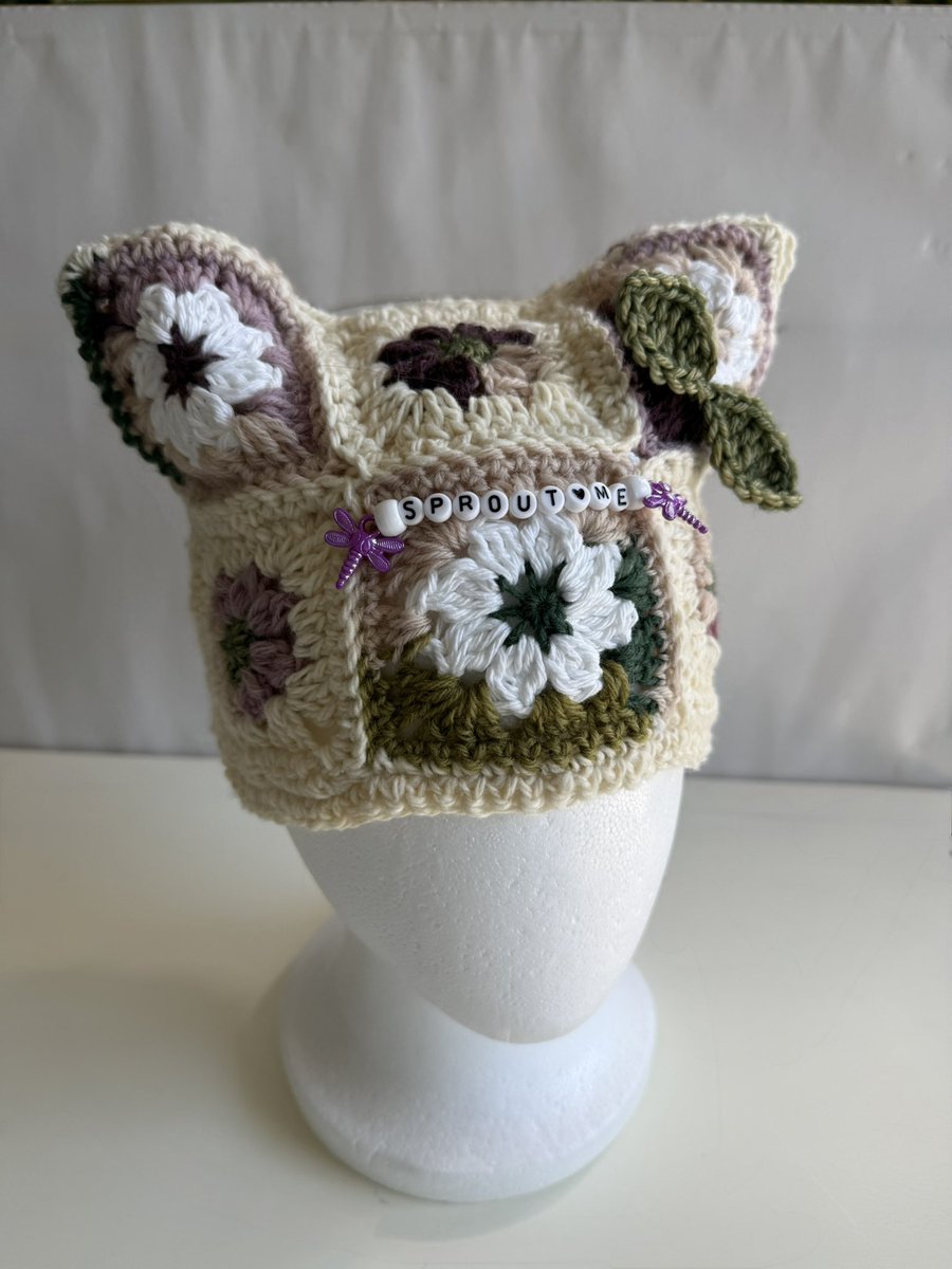 Lunarfox_'s tweet photo. Made some cute hats. ✨🤍🌱

https://t.co/fo3Q6UVYIN https://t.co/CTIayudjvx