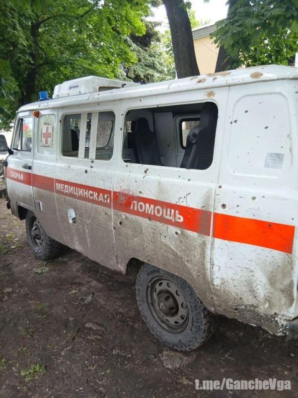 EvaKBartlett's tweet photo. Ukrainian terrorists drone-attacked an ambulance in Kharkov region

"Our employees were returning from the village of Vilshana, where they were performing official tasks, and while driving, their car was attacked by a Ukrainian drone."
https://t.co/9i9Q7TGh0P

In 2022, I interviewed medics and other emergency services in Donetsk about the illegal, repeated and deliberate, attacks they came under by Ukrainian shelling and drone attacks.  [https://t.co/Ci4J8KicyD ]

[https://t.co/n5m6dfGHzr]

More Ukrainian war crimes ignored by the West and its legacy media.