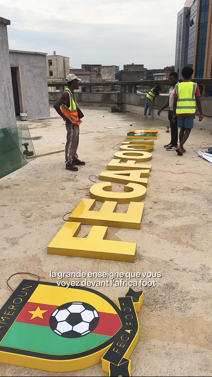Afroxpackaging's tweet photo. Twitter fait des miracles… Merci ❤️

 Grâce à vous nous avons été contacté pour la réalisation de l’Enseigne Lumineuse de la FECAFOOT.

Oui la grande enseigne là c’est nous. 
( la vidéo est en commentaire) ⤵️ https://t.co/yVPnZNw5GK