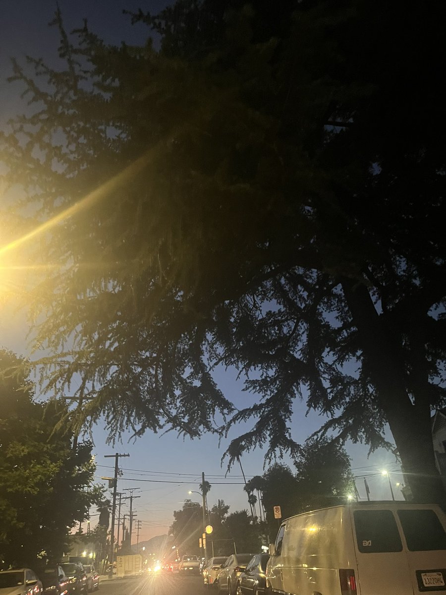 scooboperator's tweet photo. on the piece of shit 405 going from one home 2 another https://t.co/2comj4RcX8