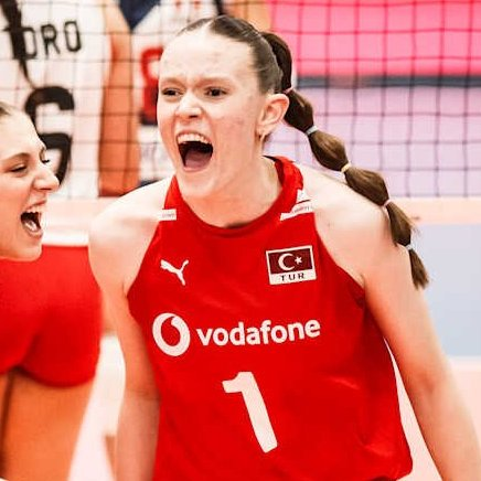 Temmzvolley's tweet photo. 🇹🇷Aylin Uysalcan, İlkin yerine smaçör olarak oyunda

📍Yedek iki smaçörümüz sakat

#FileninSultanları https://t.co/3L0BRFzogO
