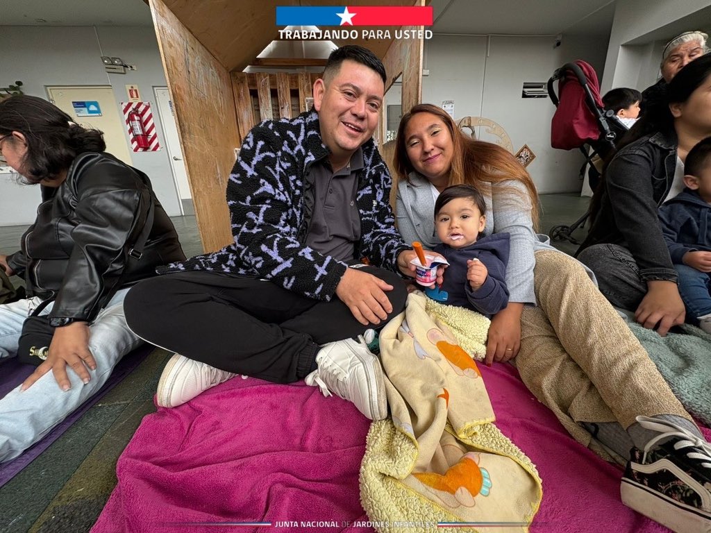 JUNJI_Antofa's tweet photo. 💛 En el marco del Día de la Familia, los 👦🏻 y 👧🏻 del Jardín Infantil Nubecitas del Norte compartieron junto a sus familias una significativa jornada de encuentro y convivencia 🙂‍↔️ https://t.co/QMKX5iU58g