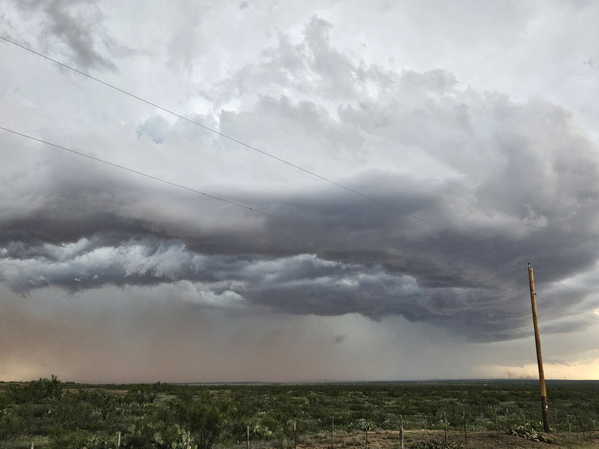 JHairwx's tweet photo. Also got a landspout and a mini dust plume that we followed along the outflow boundary. https://t.co/dakcHRdufH