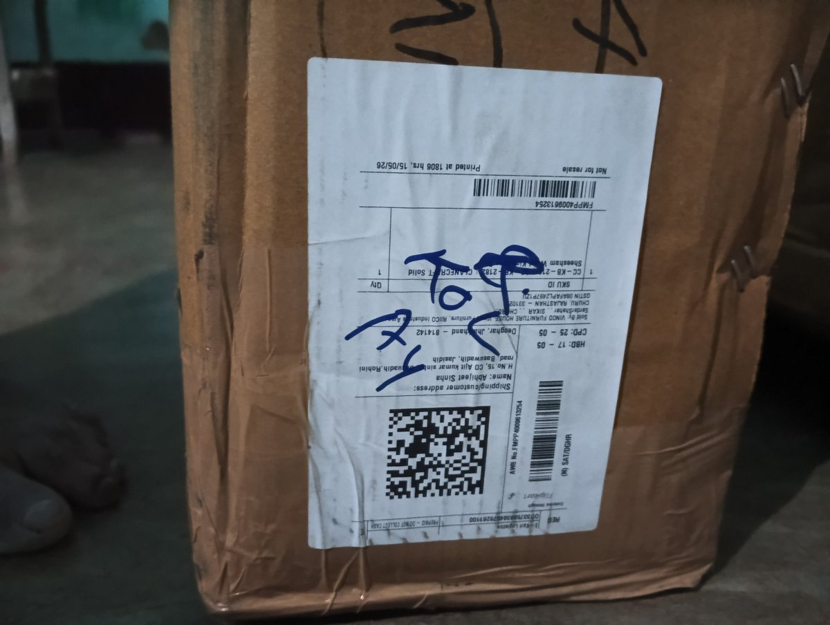 RMSabhijeets's tweet photo. Order no : OD337566394676261100, broken product recieved, board is broken and unusable condition, board are of cardboard rather than actual plyboard..very poor and rubbing product.. https://t.co/9JLmkI3x0u