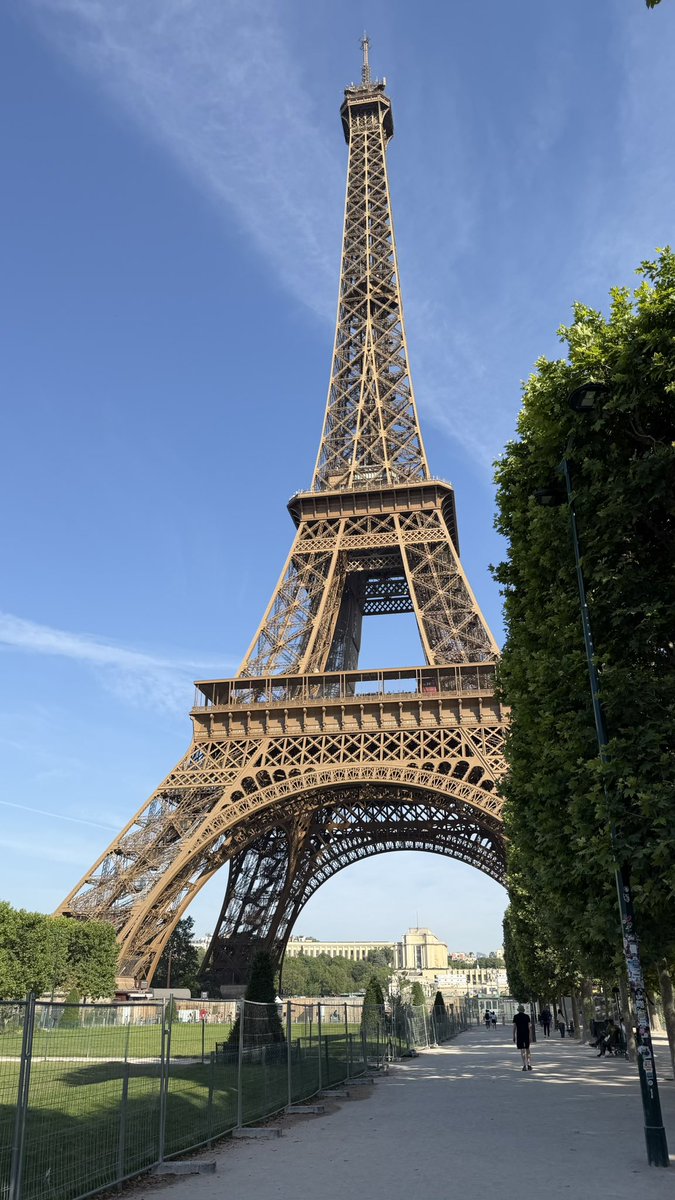 _DJCG's tweet photo. Paris 🇫🇷 https://t.co/HIp5xgz3eY