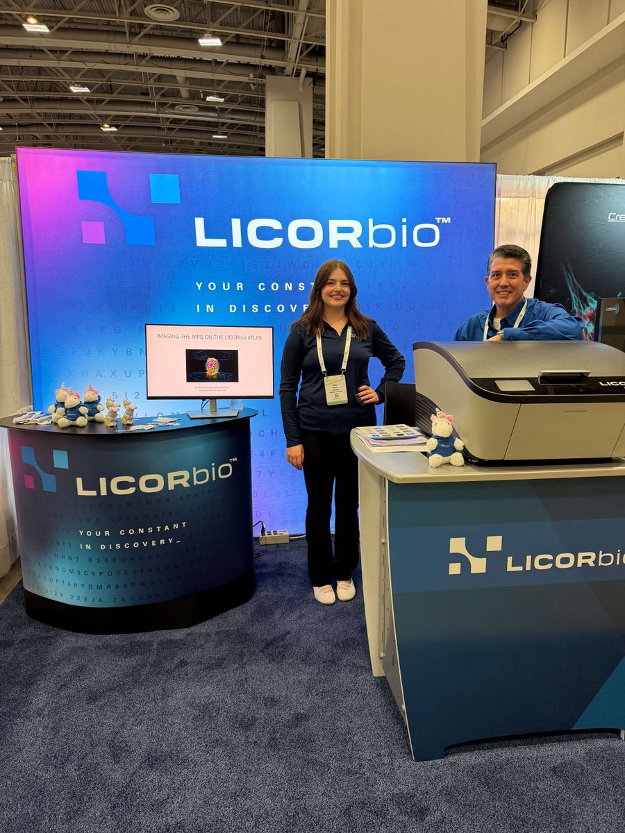 LICORbio's tweet photo. Our very own Bailey and Rob are showing off the LICORbio Atlas™ Imager this week! Stop by booth 327 at the MPS Summit to enter our 3D Essentials Kit raffle, grab a unicorn, and tell us about your research goals. https://t.co/I4ATigPW9Z