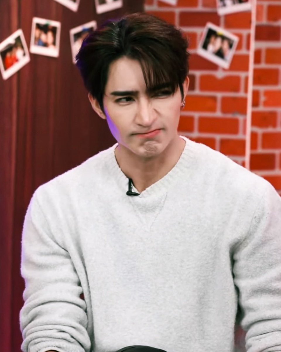 atrinnx's tweet photo. น้องเงิ้ดเปนอายัย 🤏🏼

EARTHMIX FUNNY TALK LIVEHOUSE
#GMMTVLiveHouse
｢ #EarthPirapat  🌏 」 https://t.co/Ow2LfOLLFp