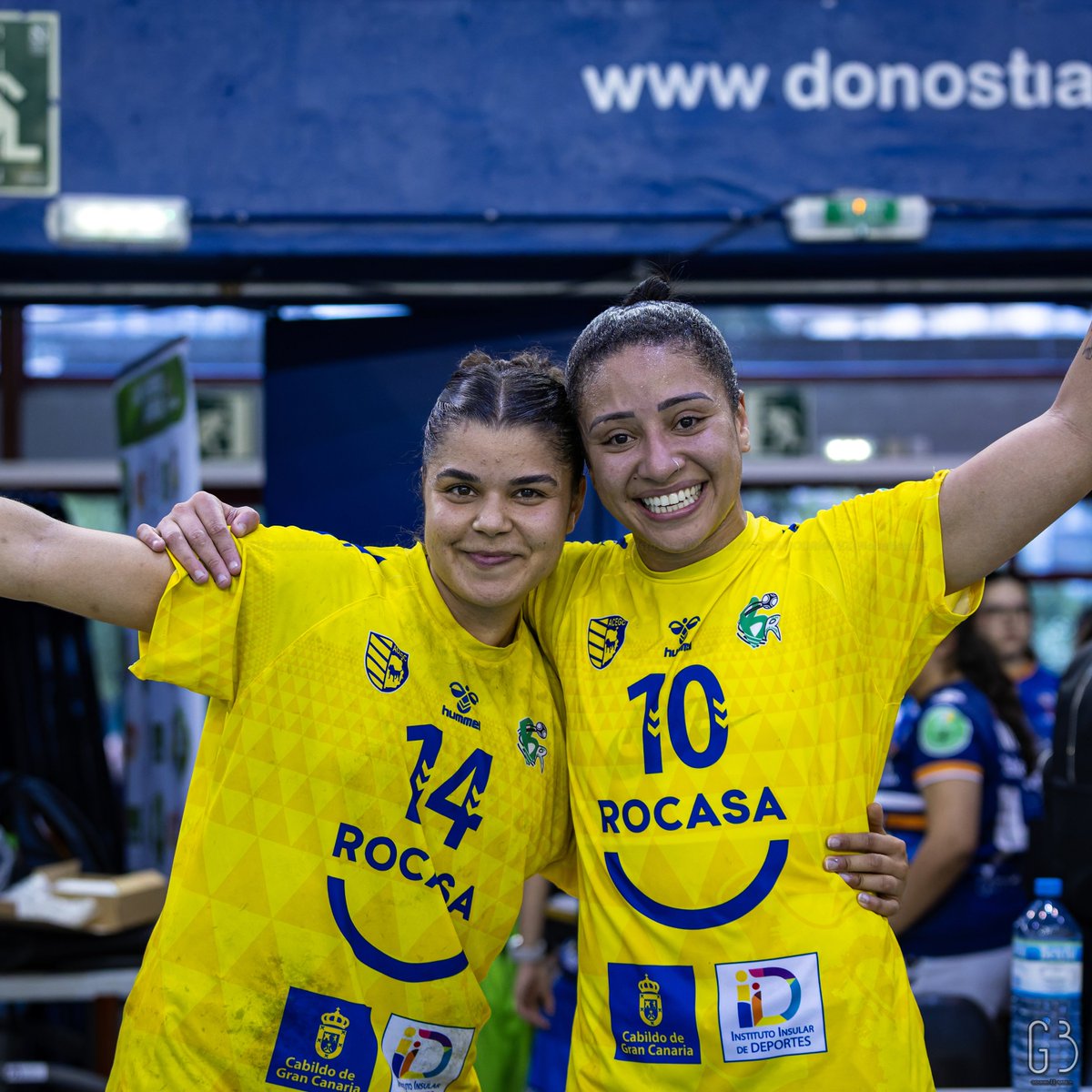 Giobatista19's tweet photo. ๐ธ๐คพโโ๏ธ FOTOGALERรA |ย @BalonmaBeraBera ย -ย @BMRemudas
๐๏ธ (04/10/25) J1 Final #LigaGuerrerasIberdrola
๐: https://t.co/PzOdranifY
#IndarUrdinaย |ย #BeraBeraย |ย #Balonmano https://t.co/f2FJo4ZeS4