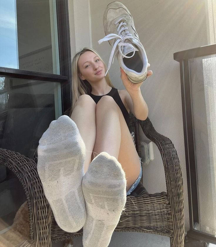 Feetfreeloader's tweet photo. You pay my rent.
You pay my gym subscription.
You pay my bills. 

You give me all of this money just so you can kneel at my front door and smell my post workout socks and shoes while I laugh at you. 

I want more devotion. 
Go broke for me. https://t.co/UCR9CDO9F5