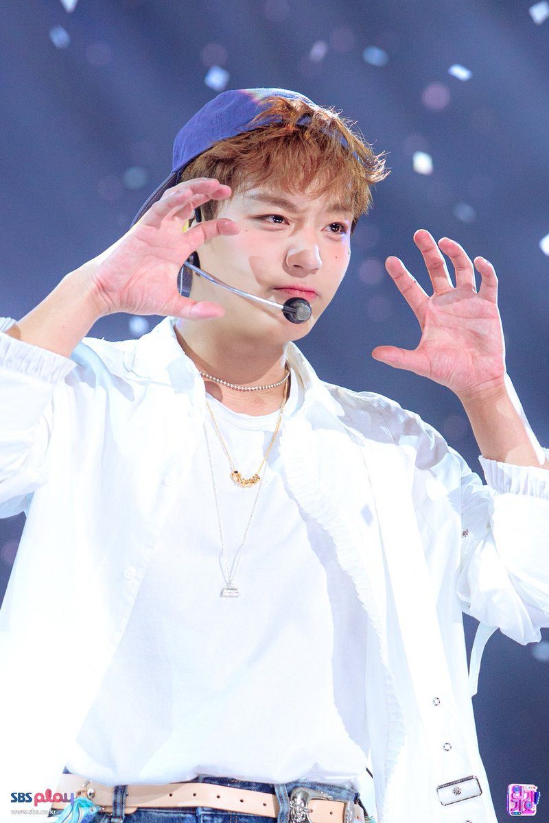 HoOoon_29's tweet photo. 생일축하해 우리 동그리💚💖

#전설의취사병_박지훈생일 
#박지훈 #PARKJIHOON https://t.co/mcR8kAikA9